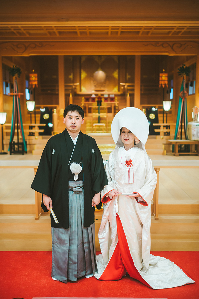 静岡フォトウエディングのフィーノスタイルで撮影した富知六所浅間神社（三日市浅間神社）の新郎新婦