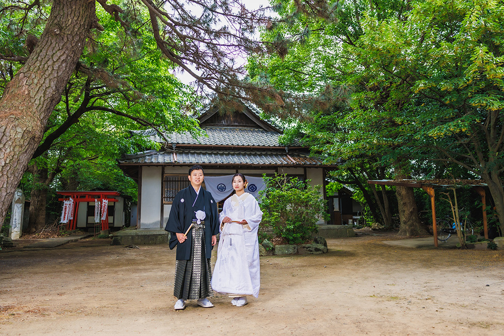 静岡フォトウエディングのフィーノスタイルで撮影した仏前結婚式の新郎新婦