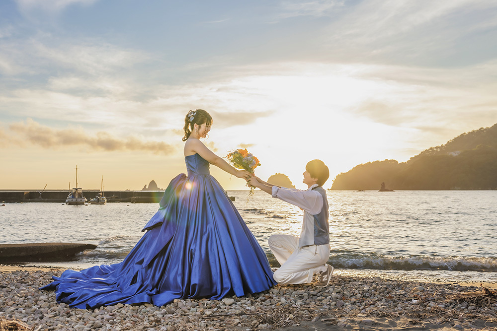 静岡フォトウエディングのフィーノスタイルで撮影したサンセット・ナイトの新郎新婦