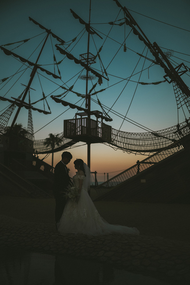 静岡フォトウエディングのフィーノスタイルで撮影したサンセット・ナイトの新郎新婦