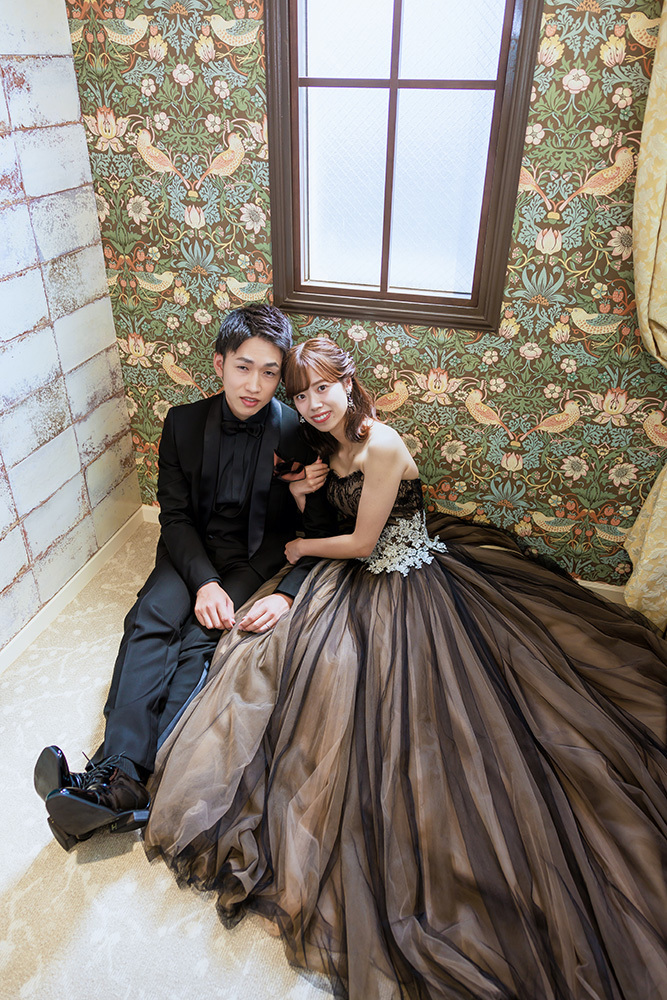 静岡フォトウェディングのフィーノスタイルのリニューアルしたフィーノ富士店での新郎新婦の記念写真撮影