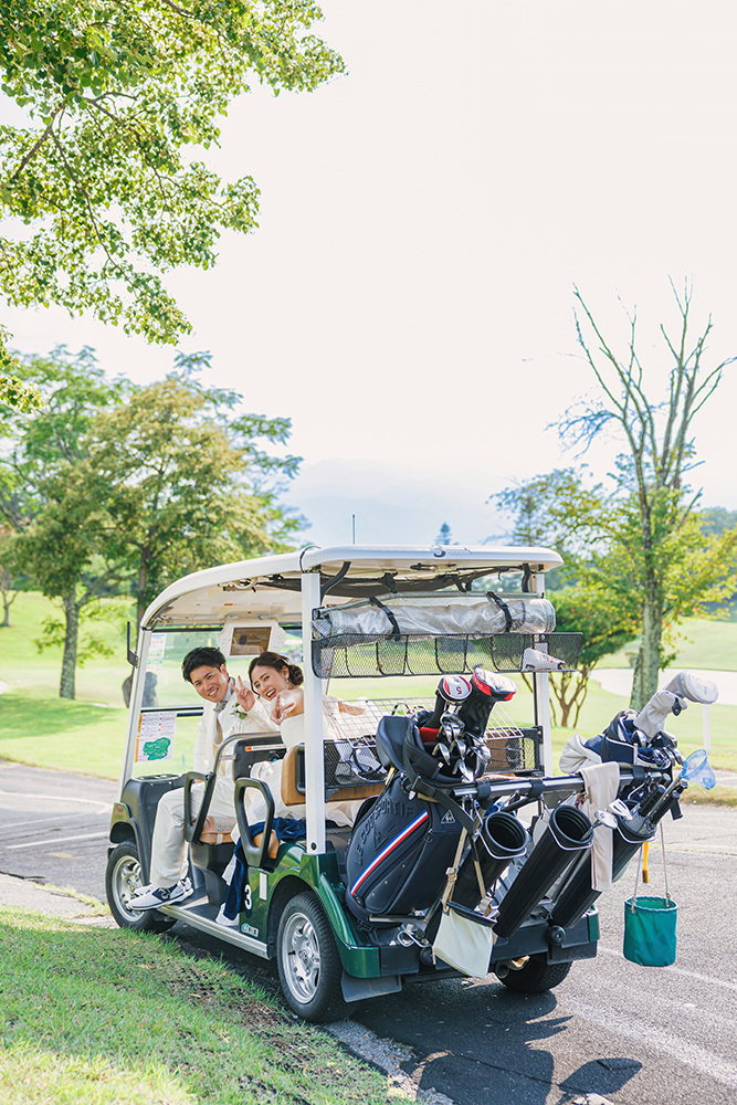 静岡フォトウエディングのフィーノスタイルで撮影したゴルフ場でのウエディングフォト