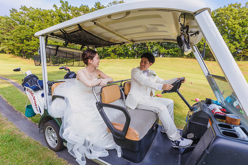 静岡フォトウエディングのフィーノスタイルで撮影したゴルフ場でのウエディングフォト
