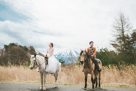 静岡フォトウエディングのフィーノスタイルの乗馬ウエディングフォト