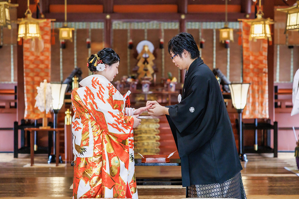 静岡フォトウエディングのフィーノスタイルで撮影した富士宮浅間大社の新郎新婦