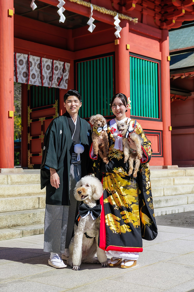 静岡フォトウエディングのフィーノスタイルで撮影したペットと一緒に撮影した新郎新婦