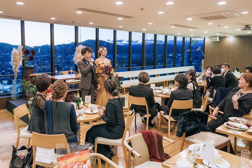 静岡フォトウエディングのフィーノスタイルで撮影したパーティー・会食のウエディングフォトの記念写真撮影