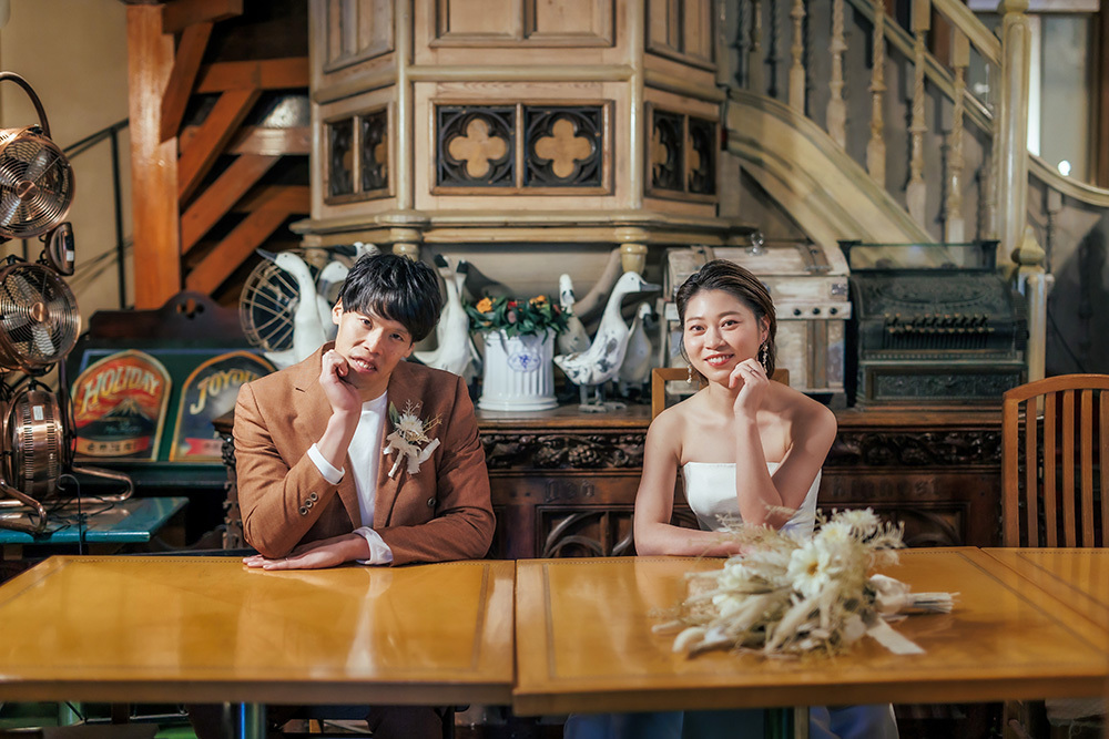 静岡フォトウエディングのフィーノスタイルで撮影した山中湖グータンの新郎新婦の記念写真撮影