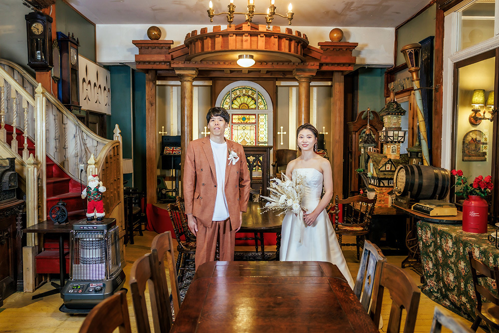 静岡フォトウエディングのフィーノスタイルで撮影した山中湖グータンの新郎新婦の記念写真撮影