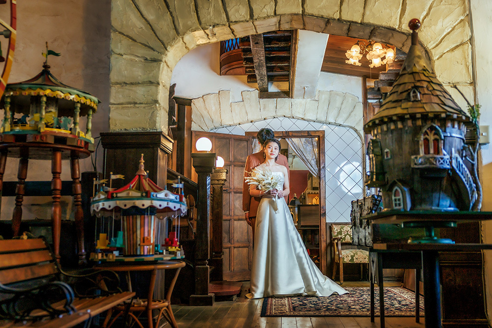 静岡フォトウエディングのフィーノスタイルで撮影した山中湖グータンの新郎新婦の記念写真撮影