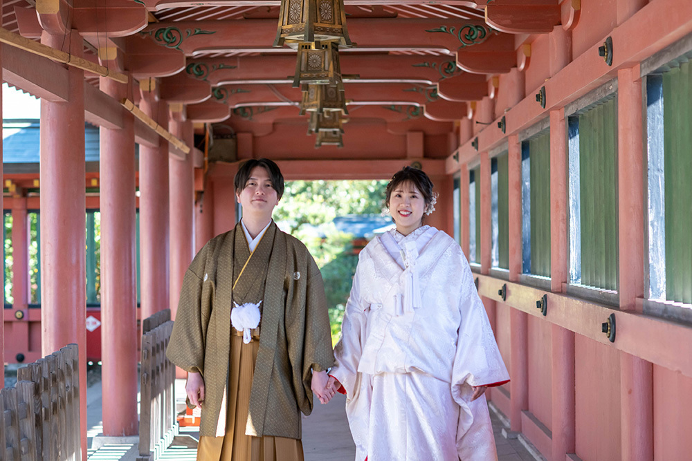 静岡フォトウエディングのフィーノスタイルで撮影した富士宮浅間大社の新郎新婦の記念写真撮影