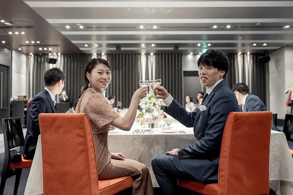 静岡フォトウエディングのフィーノスタイルで撮影したパーティー・会食のウエディングフォトの記念写真撮影