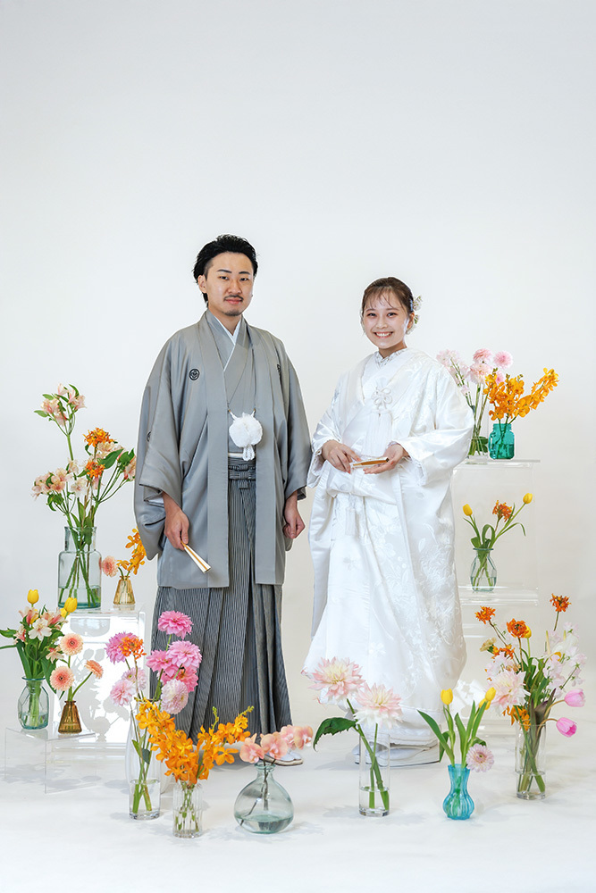 静岡フォトウエディングのフィーノスタイルで撮影した“花とフォト”フラワーウエディングの新郎新婦の記念写真撮影