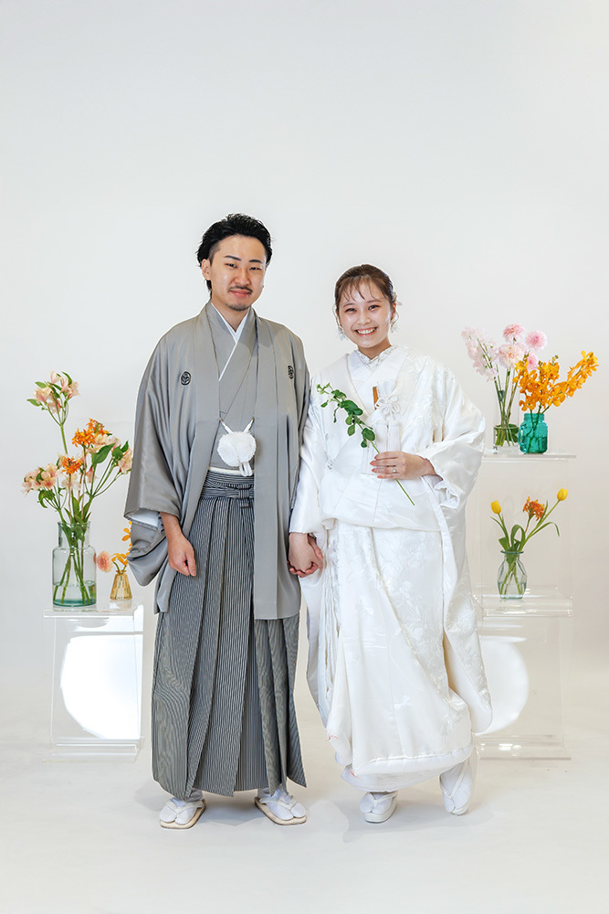 静岡フォトウエディングのフィーノスタイルで撮影した“花とフォト”フラワーウエディングの新郎新婦の記念写真撮影