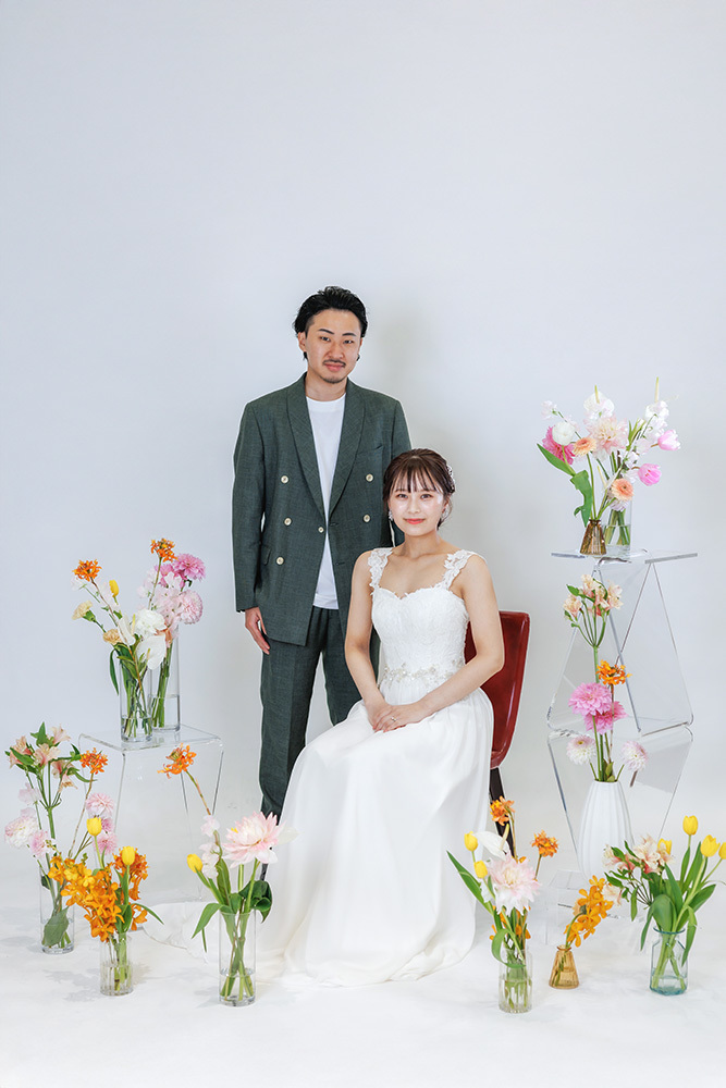 静岡フォトウエディングのフィーノスタイルで撮影した“花とフォト”フラワーウエディングの新郎新婦の記念写真撮影