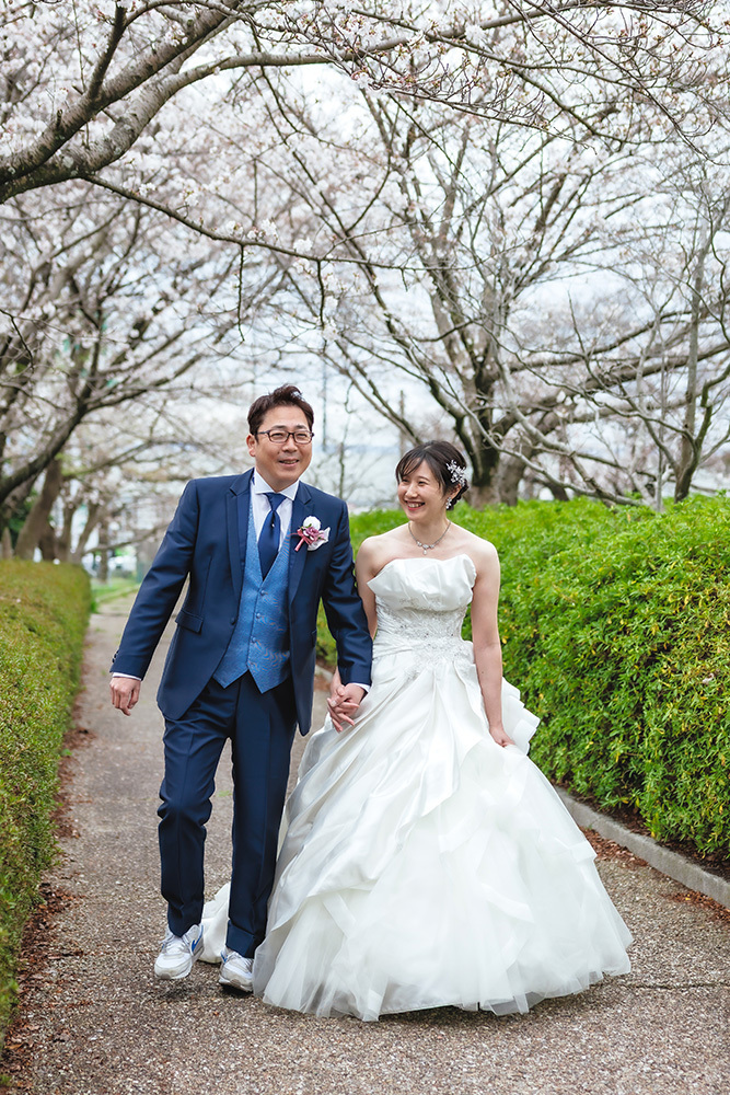 静岡フォトウエディングのフィーノスタイルで撮影した広見公園での新郎新婦