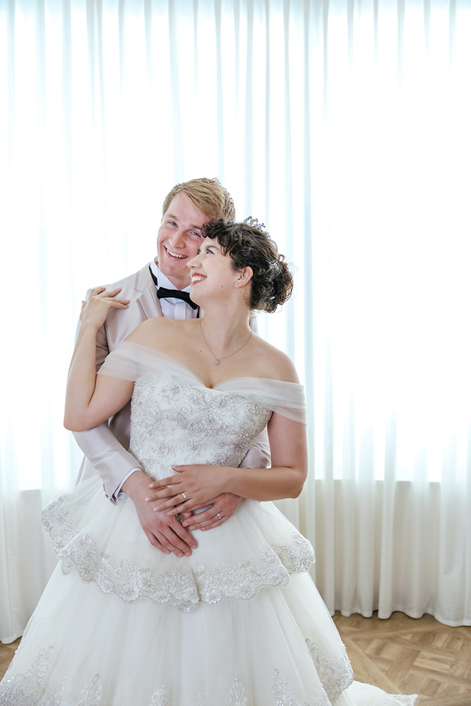 静岡フォトウエディングのフィーノスタイルで撮影したフィーノ富士店スタジオの新郎新婦の記念写真撮影