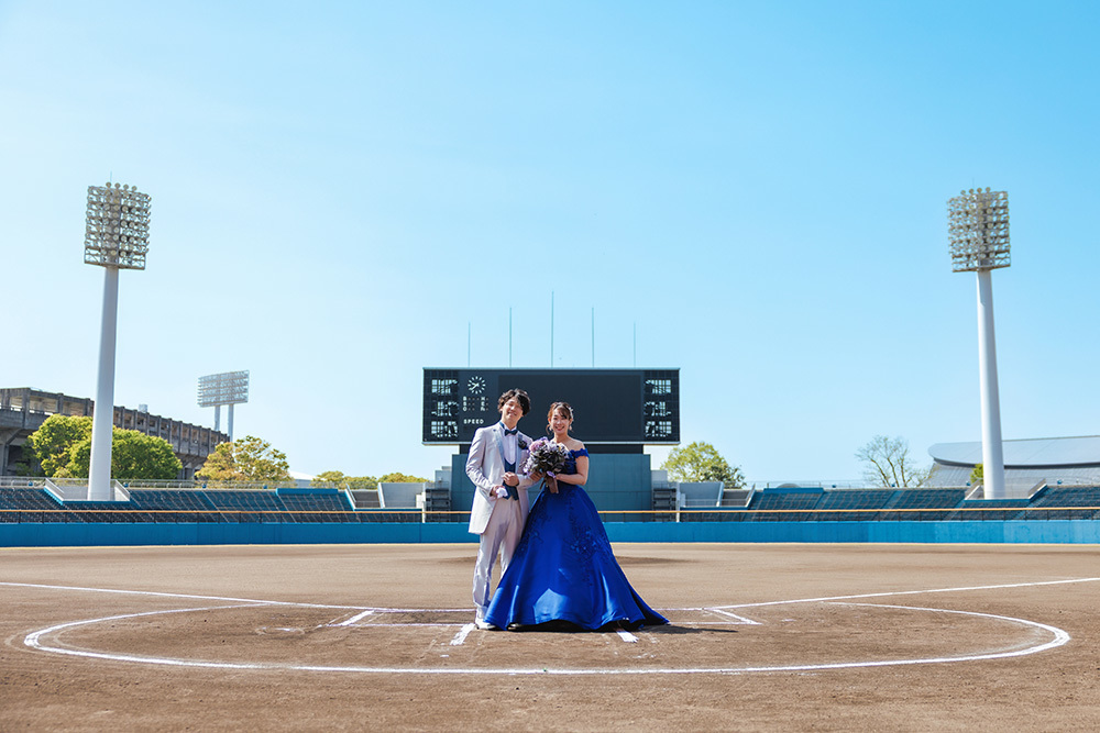 静岡フォトウエディングのフィーノスタイルで撮影した草薙球場の新郎新婦