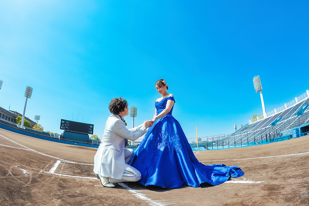 静岡フォトウエディングのフィーノスタイルで撮影した草薙球場の新郎新婦