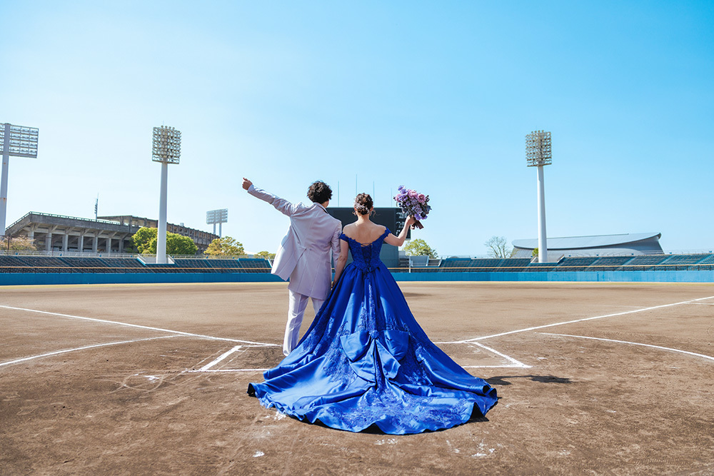 静岡フォトウエディングのフィーノスタイルで撮影した草薙球場の新郎新婦