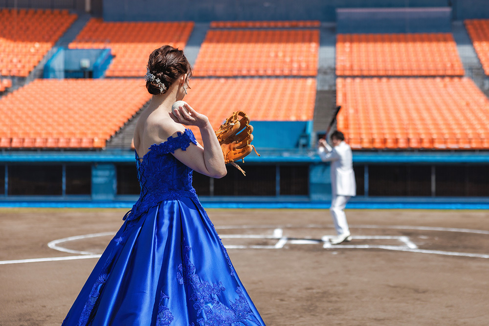 静岡フォトウエディングのフィーノスタイルで撮影した草薙球場の新郎新婦