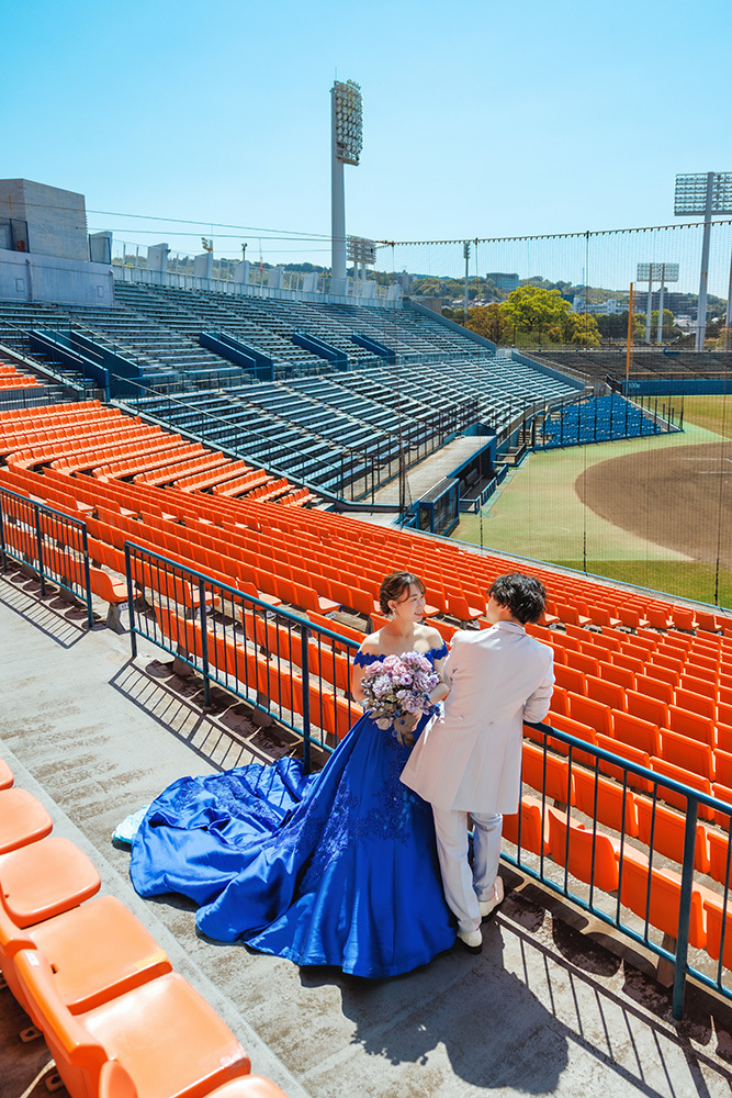 静岡フォトウエディングのフィーノスタイルで撮影した草薙球場の新郎新婦