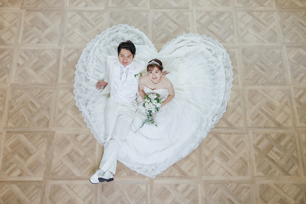 静岡フォトウエディングのフィーノスタイルで撮影したフィーノ富士店スタジオの新郎新婦の記念写真撮影