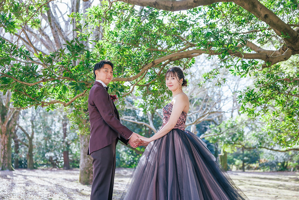 静岡フォトウエディングのフィーノスタイルで撮影した静岡県立美術館の新郎新婦の記念写真撮影