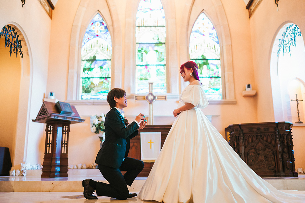 静岡フォトウエディングのフィーノスタイルで撮影したチャペルの新郎新婦の記念写真撮影