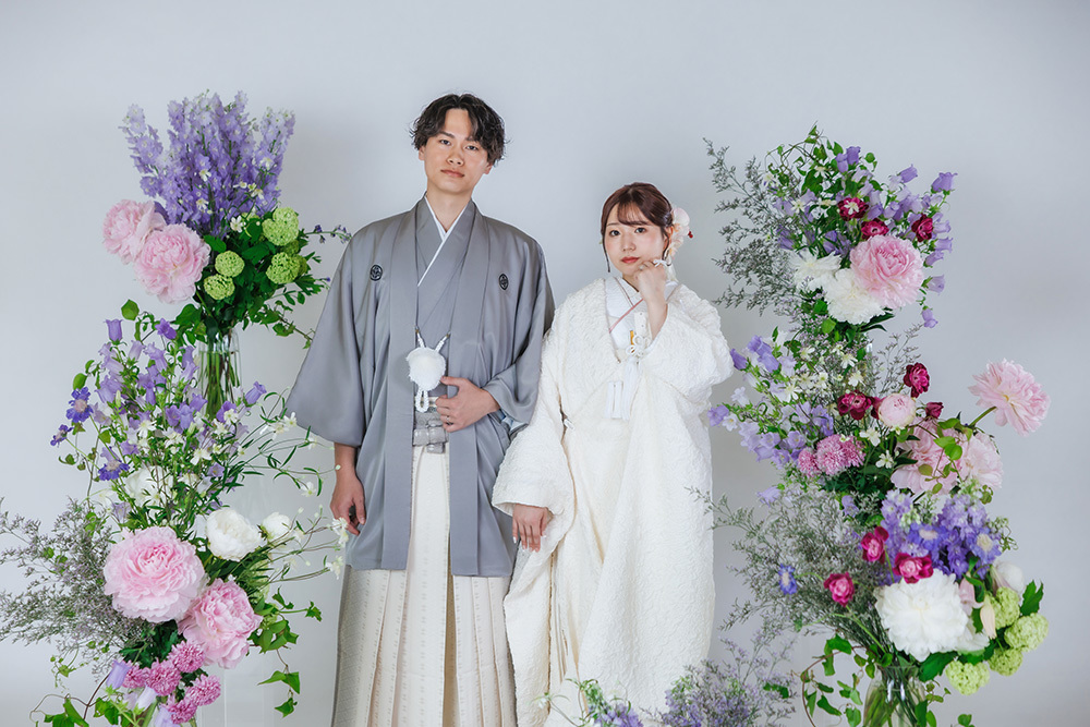 静岡フォトウエディングのフィーノスタイルで撮影した“花とフォト”フラワーウエディングの新郎新婦の記念写真撮影