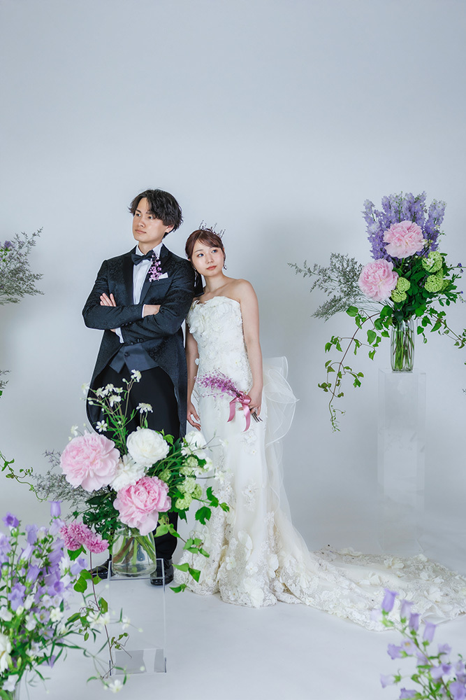 静岡フォトウエディングのフィーノスタイルで撮影した“花とフォト”フラワーウエディングの新郎新婦の記念写真撮影