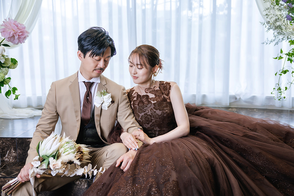 静岡フォトウエディングのフィーノスタイルで撮影した“花とフォト”フラワーウエディングの新郎新婦の記念写真撮影