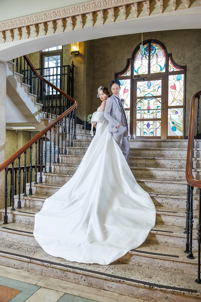 静岡フォトウエディングのフィーノスタイルで撮影した静岡市役所旧庁舎の新郎新婦