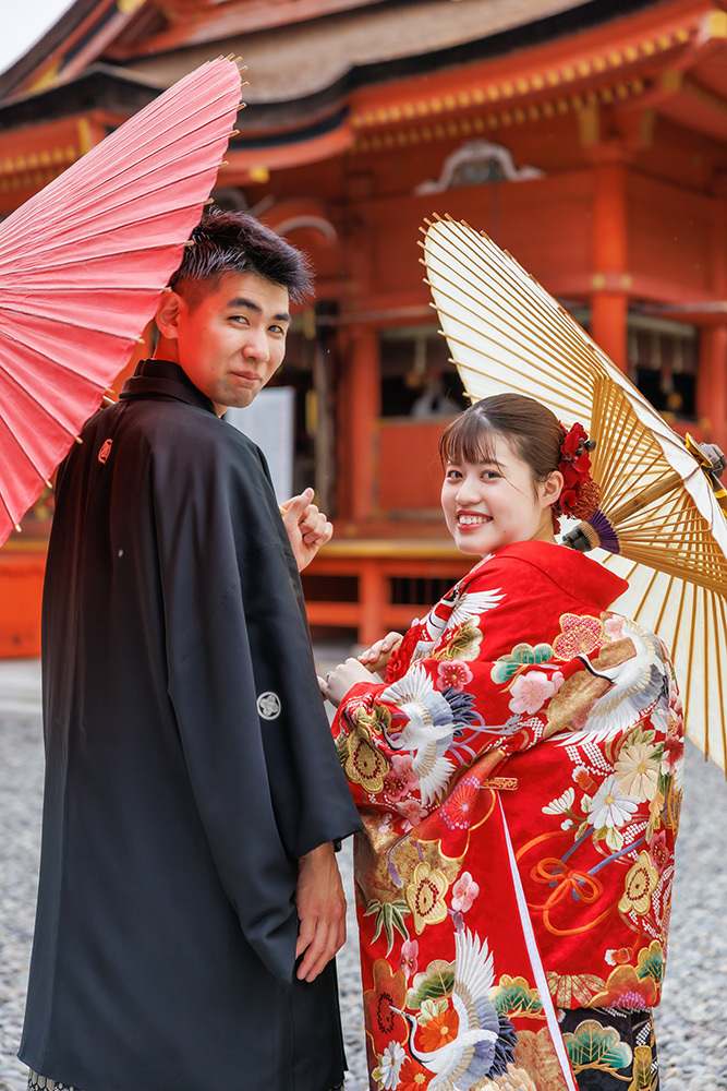 静岡フォトウエディングのフィーノスタイルで撮影した富士宮浅間大社の新郎新婦の記念写真撮影