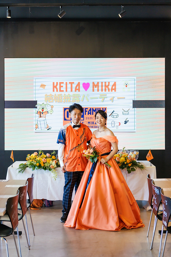 静岡フォトウエディングのフィーノスタイルで撮影したエスパルスドリームプラザ(THE SIX STADIUM)の新郎新婦