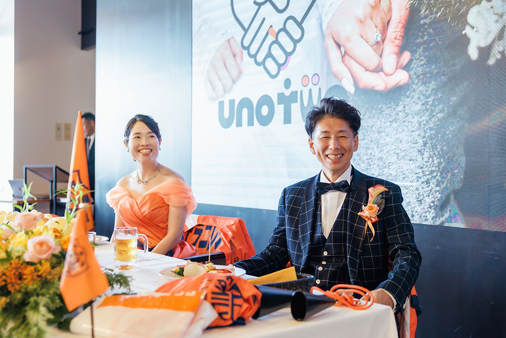 静岡フォトウエディングのフィーノスタイルで撮影したエスパルスドリームプラザ(THE SIX STADIUM)の新郎新婦