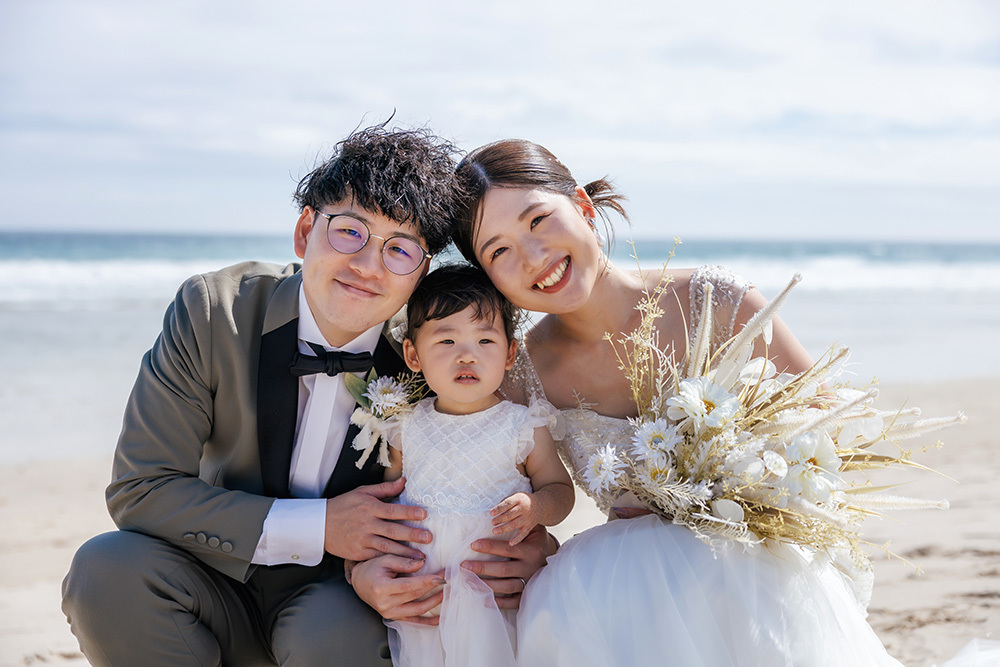 静岡フォトウエディングのフィーノスタイルで撮影した伊豆急ホテル・白浜海岸の新郎新婦