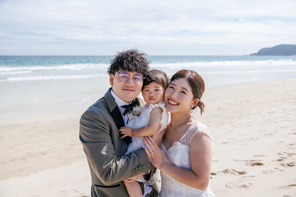 静岡フォトウエディングのフィーノスタイルで撮影した伊豆急ホテル・白浜海岸の新郎新婦