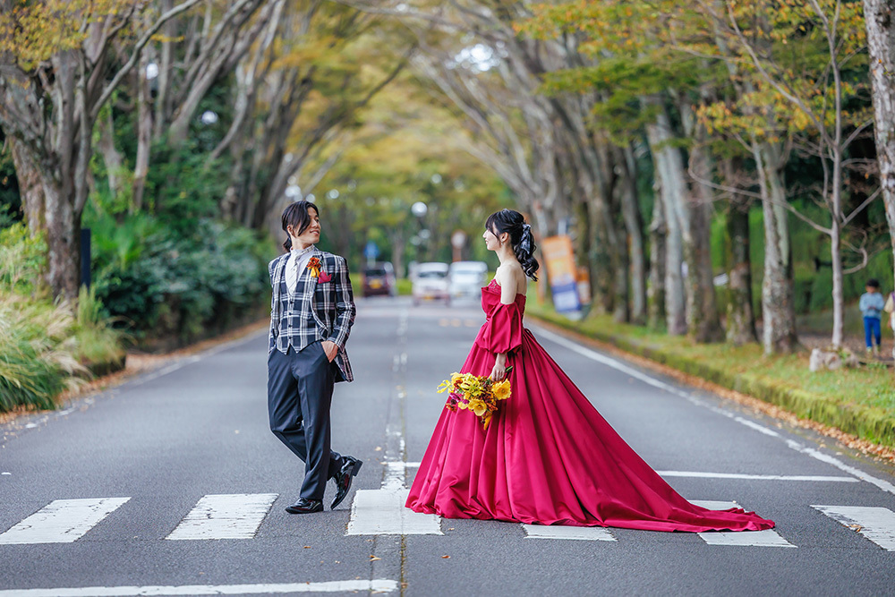 静岡フォトウエディングのフィーノスタイルで撮影した静岡県立美術館の新郎新婦の記念写真撮影