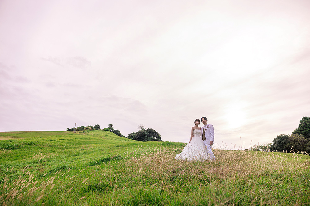 静岡フォトウエディングのフィーノスタイルで撮影した、つま恋の新郎新婦