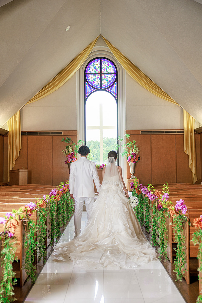 静岡フォトウエディングのフィーノスタイルで撮影した、つま恋の新郎新婦