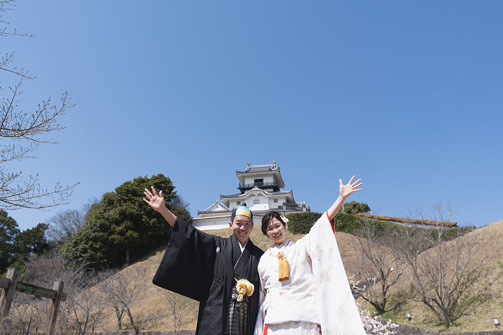 静岡フォトウエディングのフィーノスタイルで撮影した掛川城の新郎新婦