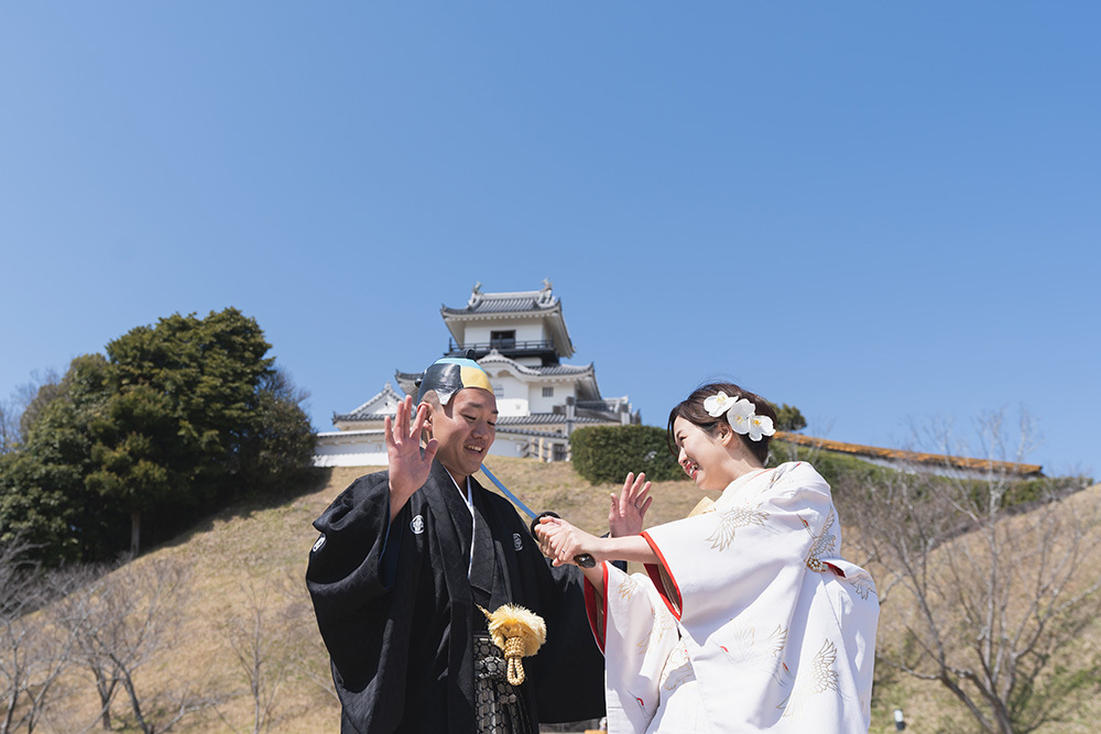 静岡フォトウエディングのフィーノスタイルで撮影した掛川城の新郎新婦