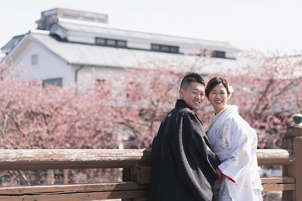 静岡フォトウエディングのフィーノスタイルで撮影した掛川城の新郎新婦