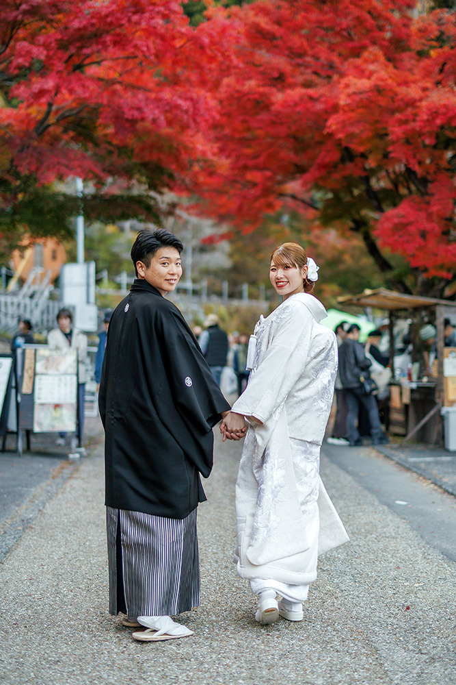 静岡フォトウエディングのフィーノスタイルで撮影した川根･寸又峡の新郎新婦の結婚の記念写真