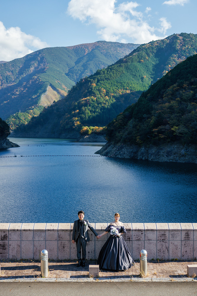 静岡フォトウエディングのフィーノスタイルで撮影した川根･寸又峡の新郎新婦の結婚の記念写真