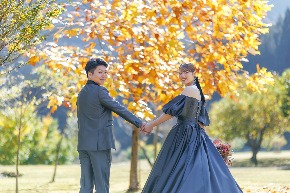 静岡フォトウエディングのフィーノスタイルで撮影した川根･寸又峡の新郎新婦の結婚の記念写真