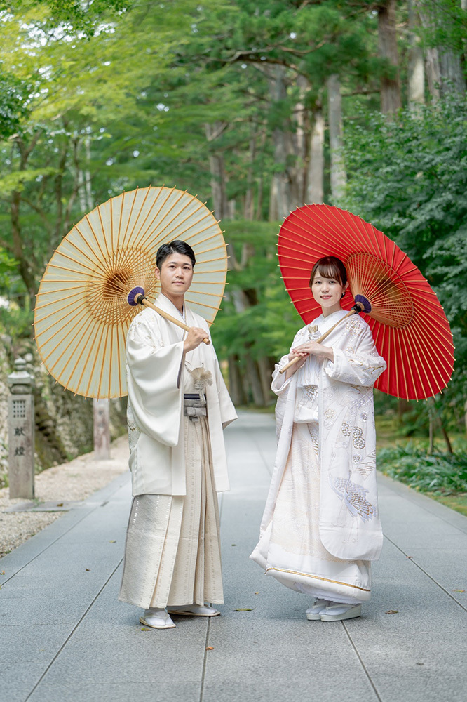 静岡フォトウエディングのフィーノスタイルで撮影した、法多山のフォトウエディングの新郎新婦