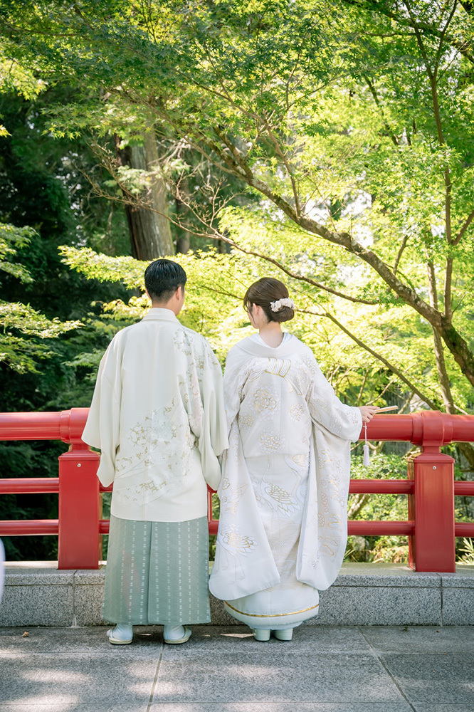 静岡フォトウエディングのフィーノスタイルで撮影した、法多山のフォトウエディングの新郎新婦