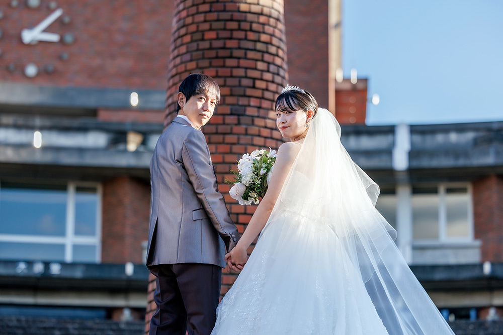 静岡フォトウエディングのフィーノスタイルで撮影した静岡県立大学の新郎新婦